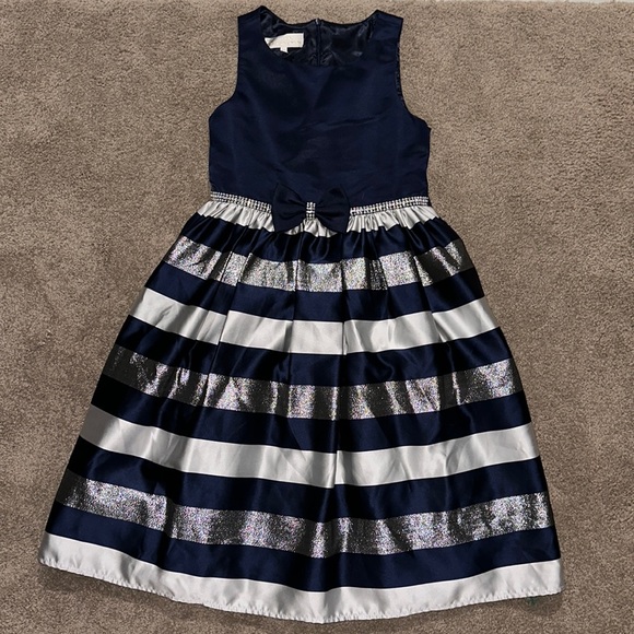 *Holiday Dress - Picture 1 of 5